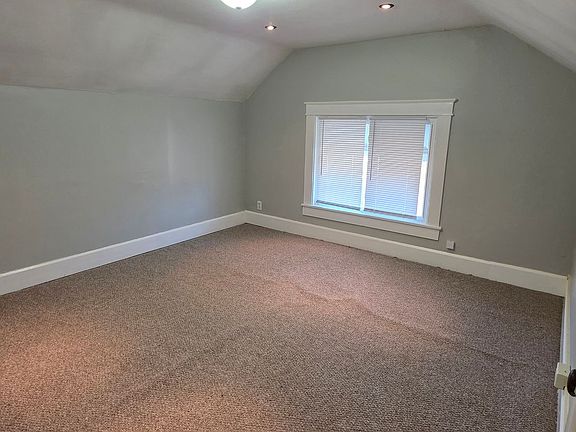 5th image of 915 High St #1/2