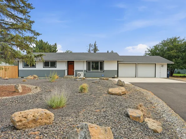2563 SW Cascade Ave, Redmond, OR 97756