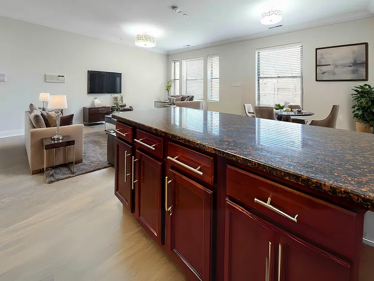 4002 S Calumet Ave — Photo 8