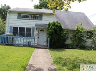 65 Washington Ave, Iselin, NJ 08830