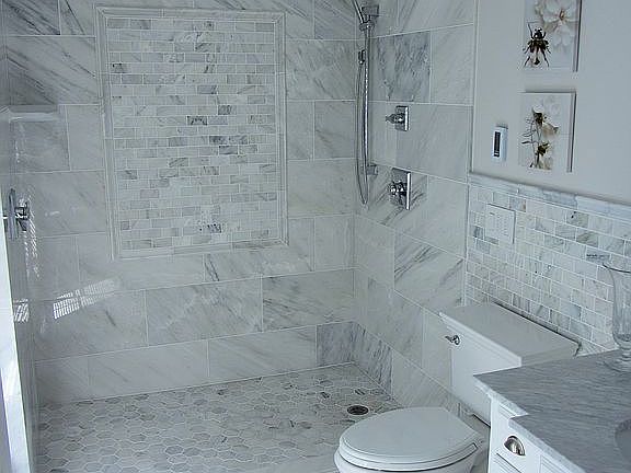 1st Floor Full Bathroom