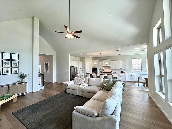 4th image of 1019 Navasota St