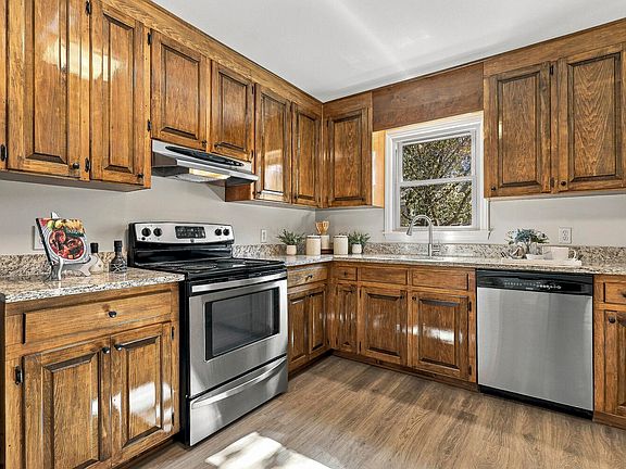 2nd image of 5413 Sharpe Dr