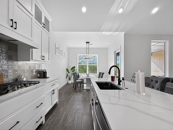 5th image of 16001 Aparados Way