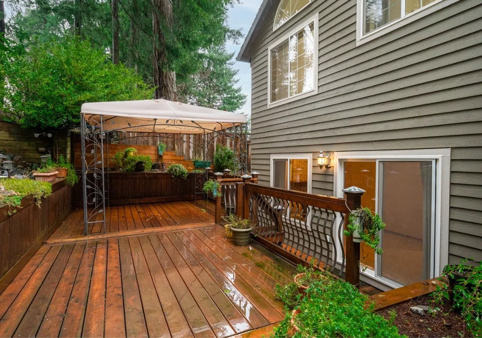 Beautiful Updated 3 Bedroom Home Located on a Large Lot in a Cul-de-sac Close to Meridian Park Ho... — Photo 4