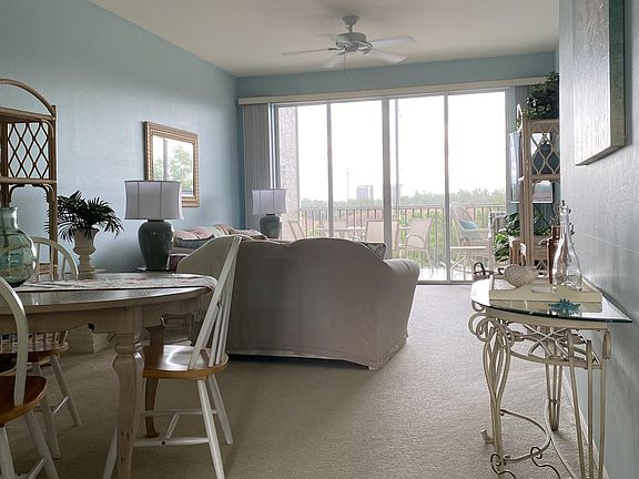 4th image of 14831 Park Lake Dr Penthouse 8-1