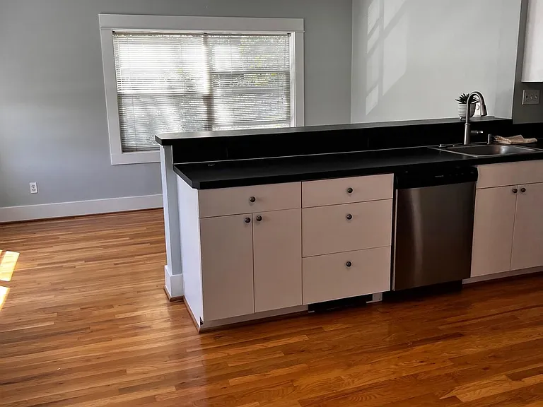 1653 SE Nehalem St #4 — Photo 2