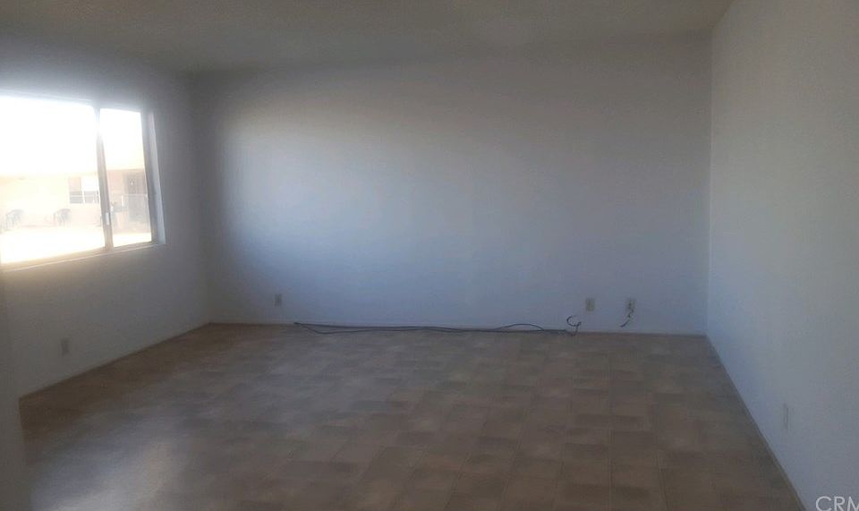2nd image of 16873 Sequoia St