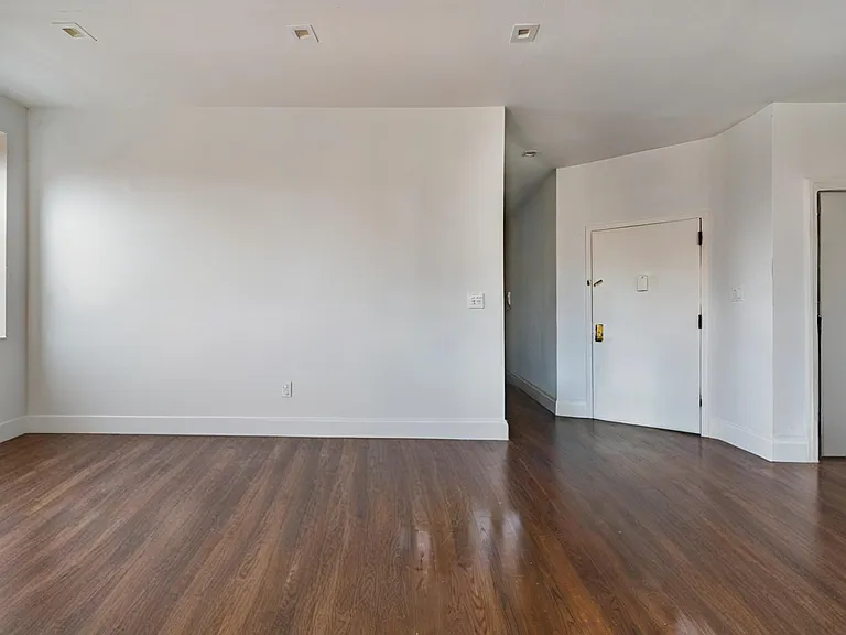 411 Manhattan Ave #9 — Photo 17