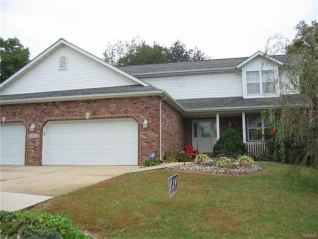137 Oaklawn Dr photo 1