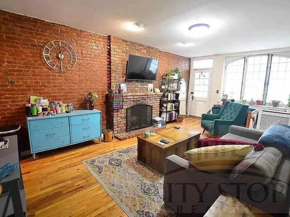 48 West 76th Street image 1 of 6