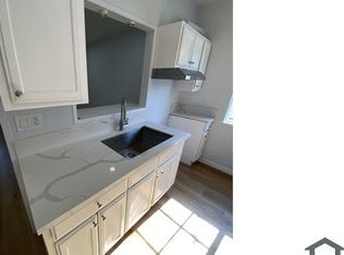 425 W 52nd St, Los Angeles, CA 90037