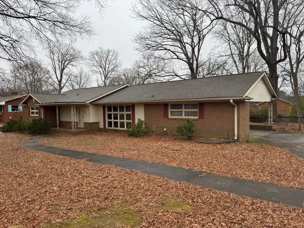 1823 Amberhill Ln, Charlotte, NC 28216