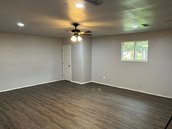 4th image of 3014 Lake Grande St