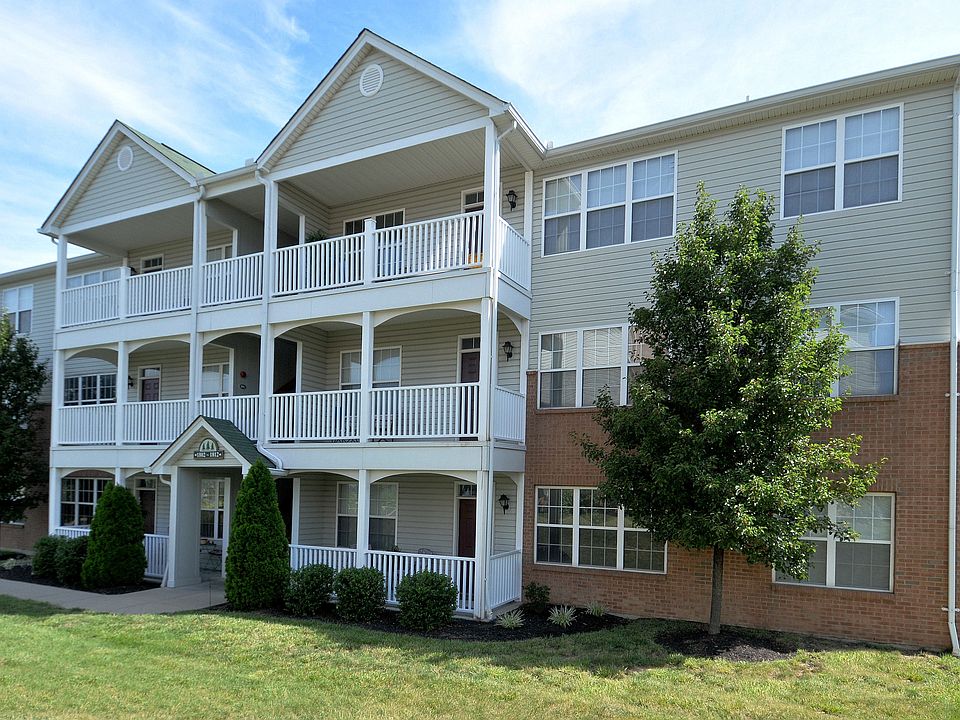 2nd image of 2201 Aspen Pines Dr