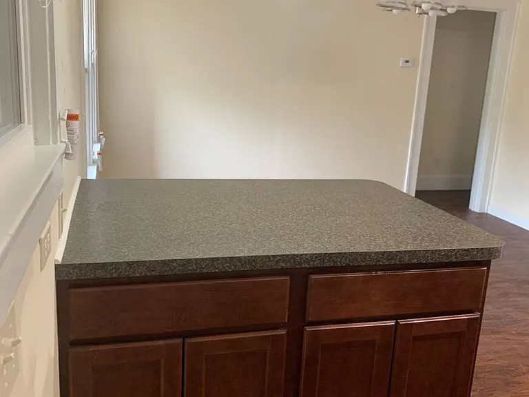 135 E Broadway Ave — Photo 5