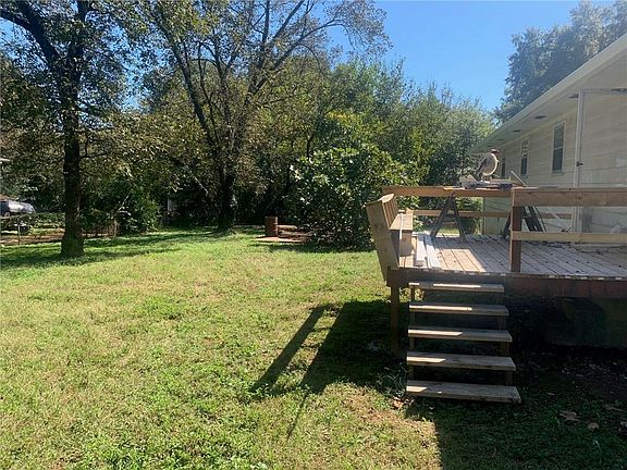 4th image of 2301 Green Crest Dr