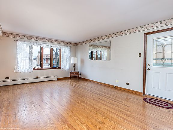 3rd image of 4623 W 97th Pl