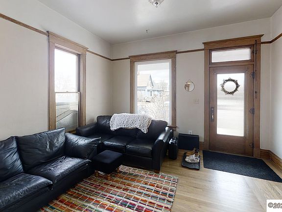3rd image of 408 E Park Ave