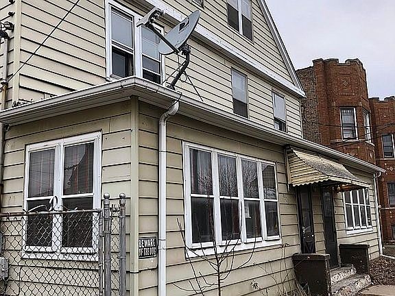 2nd image of 4506 E Chicago Ave