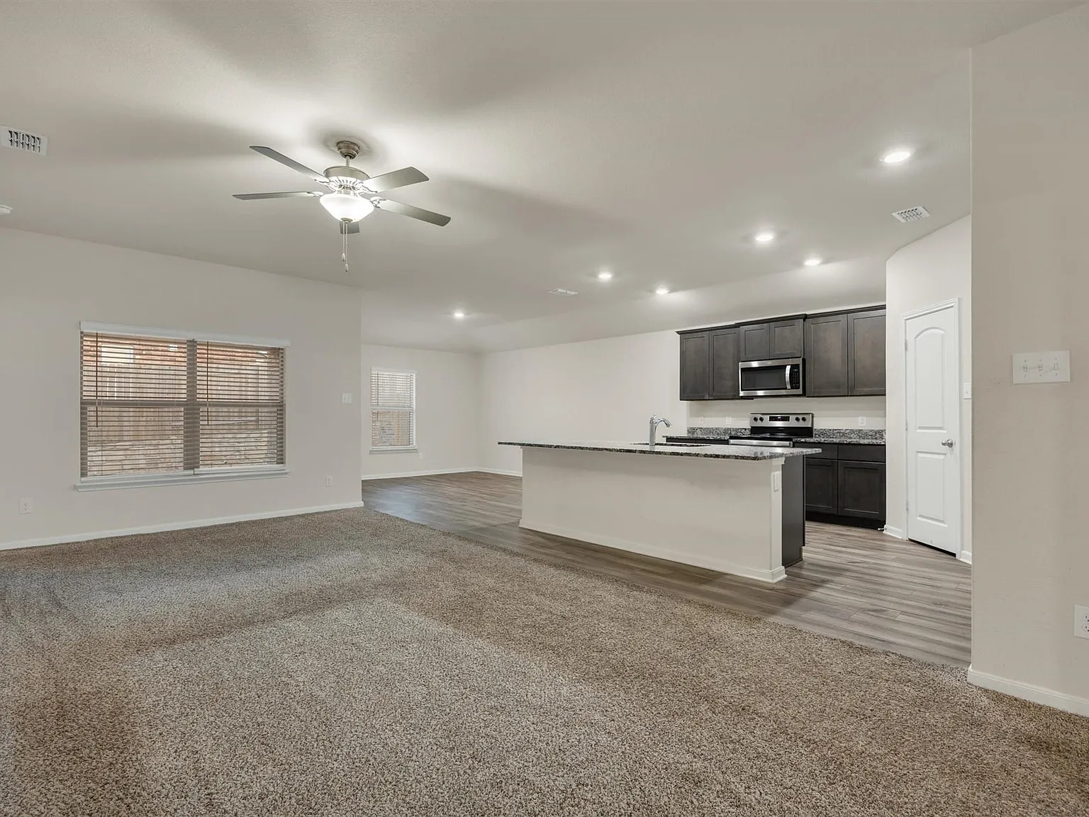 4 bed, 2.0 bath, 2006 sqft, $2,199 — Photo 4