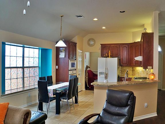 5th image of 3317 Woodbluff Ln