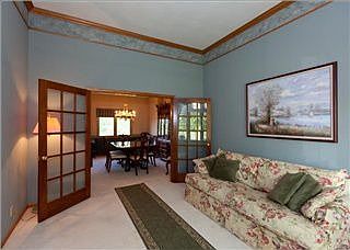 4th image of 7106 Phoenix Dr