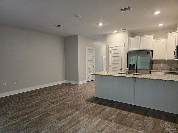 4th image of 1415 Iroquois Ct