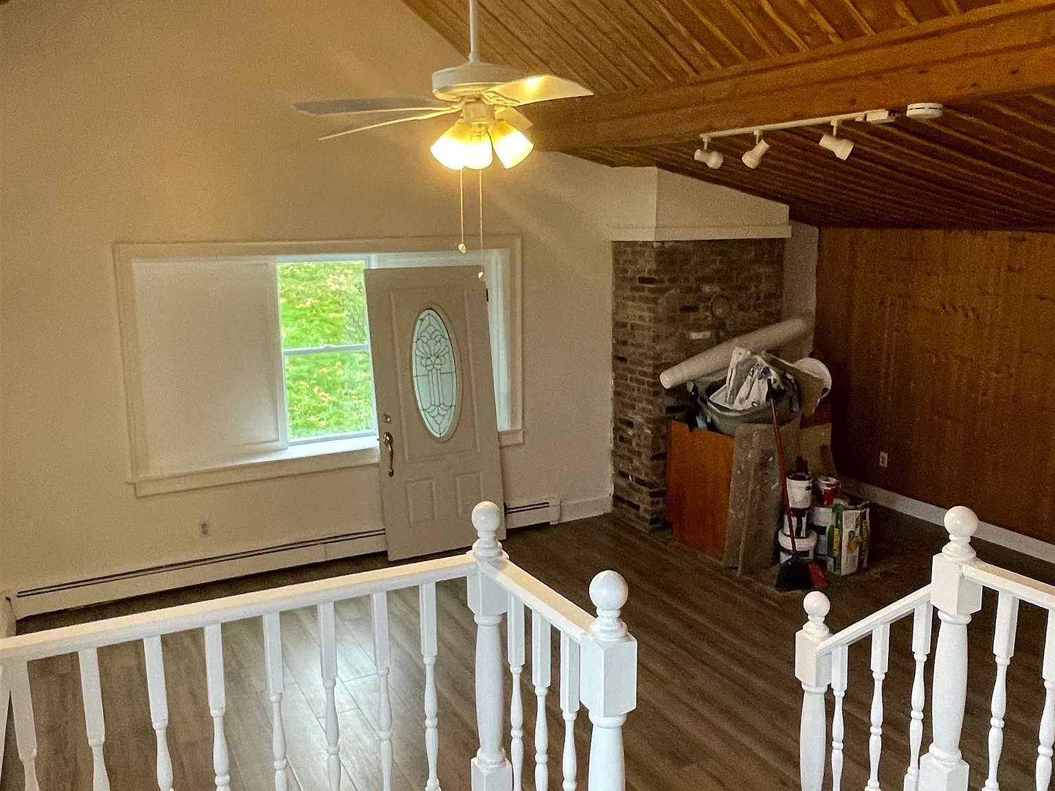 2 bed, 1.0 bath, 1200 sqft, $1,900 — Photo 4