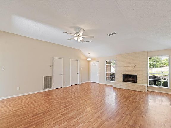 3rd image of 7026 Plaza Del Sol Dr