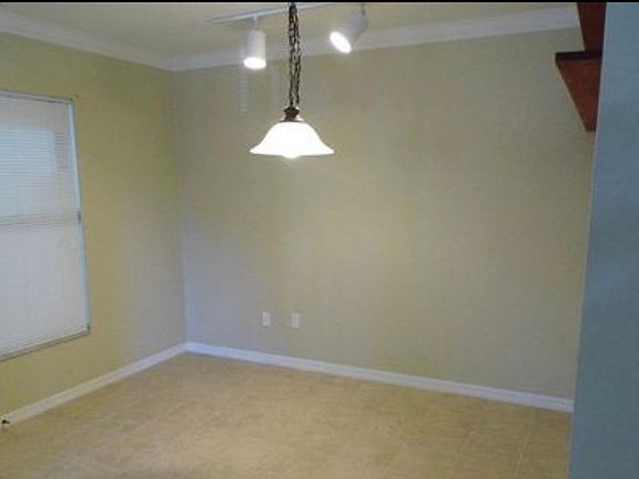 3rd image of 701 Northlake Dr