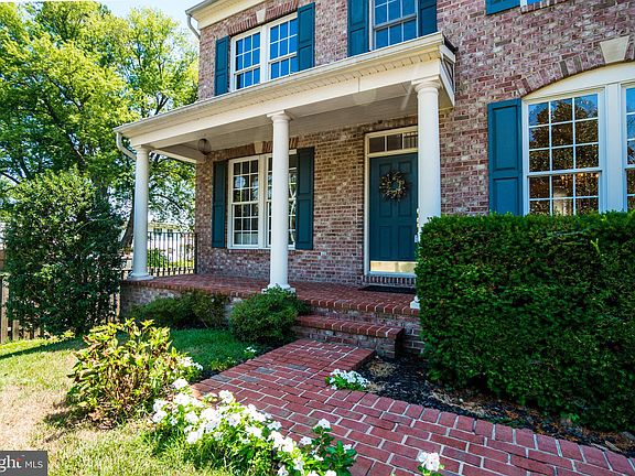 4th image of 1210 Marseille Ln