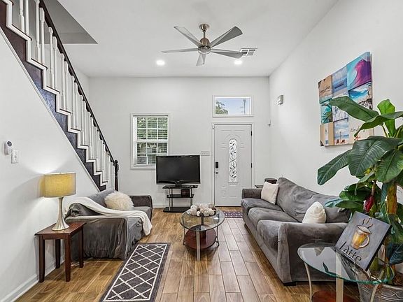 3rd image of 2421 Terpsichore St