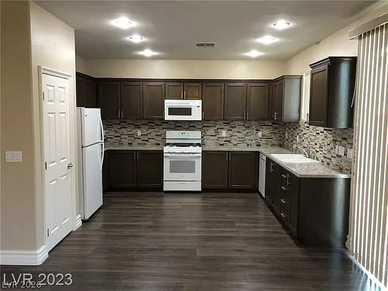 9746 Kampsville Ave — Photo 2