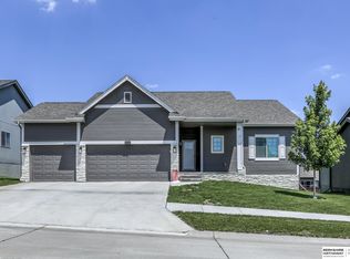 16616 Weber St, Bennington, NE 68007