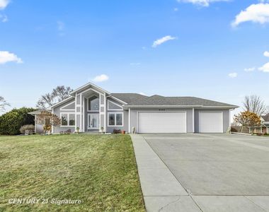 9368 Highland Green Dr, Saginaw, MI, 48609