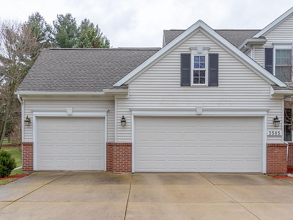 4th image of 3585 W Arbutus Dr