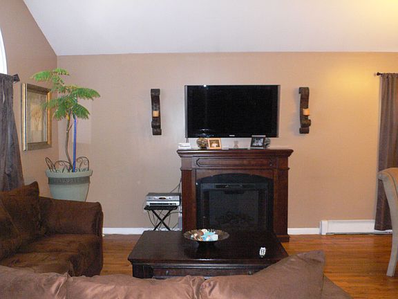 3rd image of 79 Belford Ave