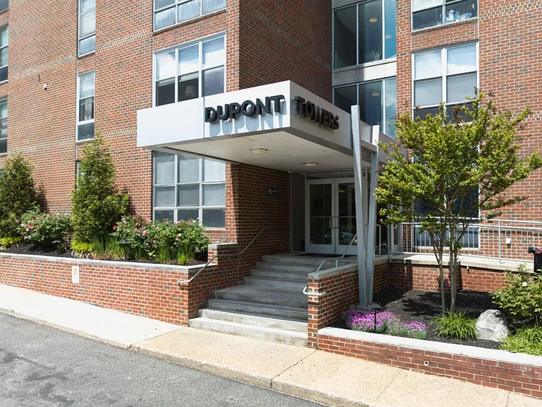 Dupont Towers — Photo 24