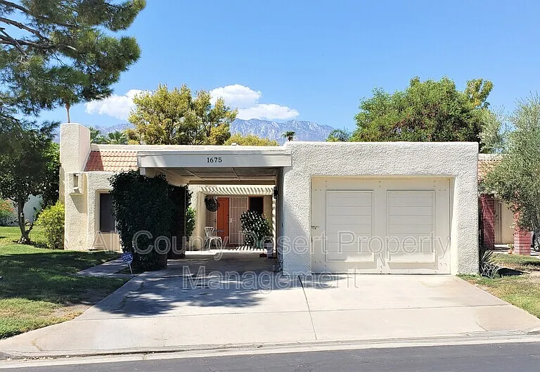 1675 Fairway Cir — Photo 1
