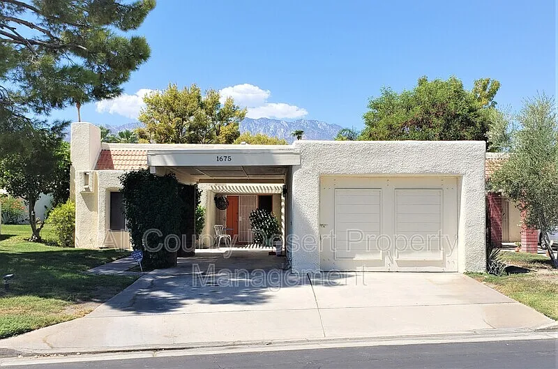 1675 Fairway Cir