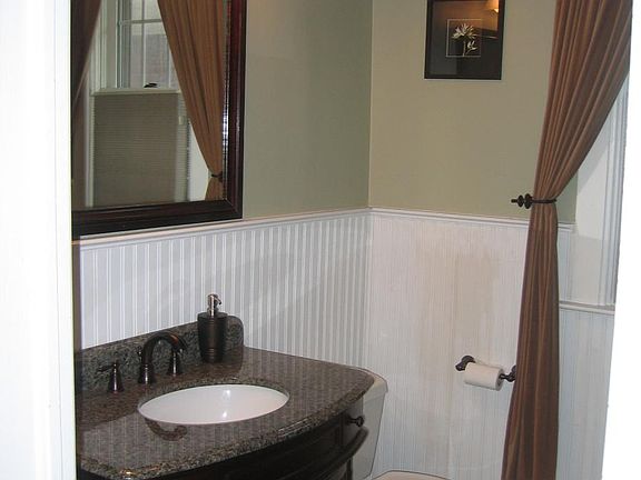 1st Floor bathroom (full bath)