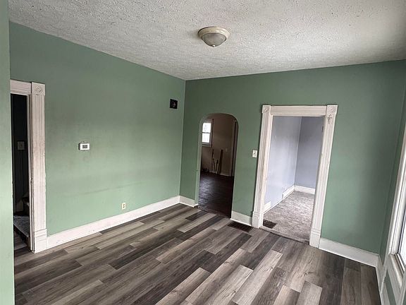4th image of 202 N Brookfield St