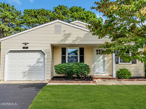 17 Leighton Court, Berkeley, NJ 08721