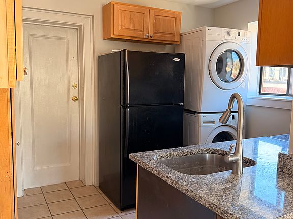 5th image of 100 Newburn Dr APT 1