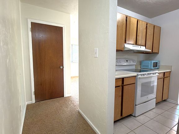4th image of 1315 Airport Dr APT B2