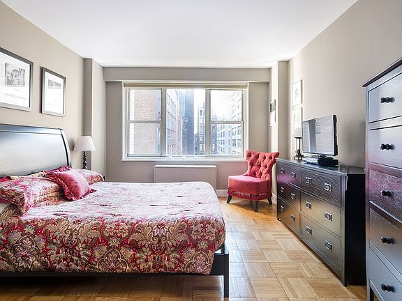 3rd image of 69 5th Ave APT 6C