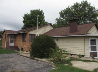 512 W Saint Marys Rd, Sterling, IL 61081