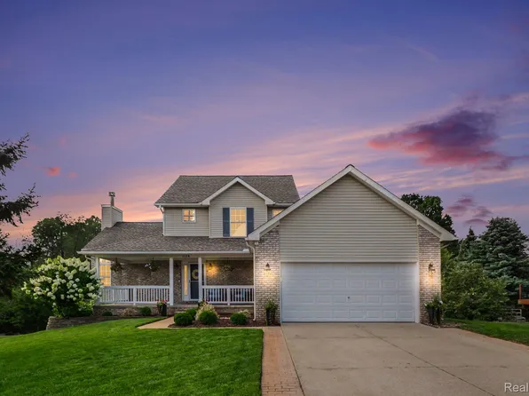 1134 Brookside Ct, Oxford, MI 48371