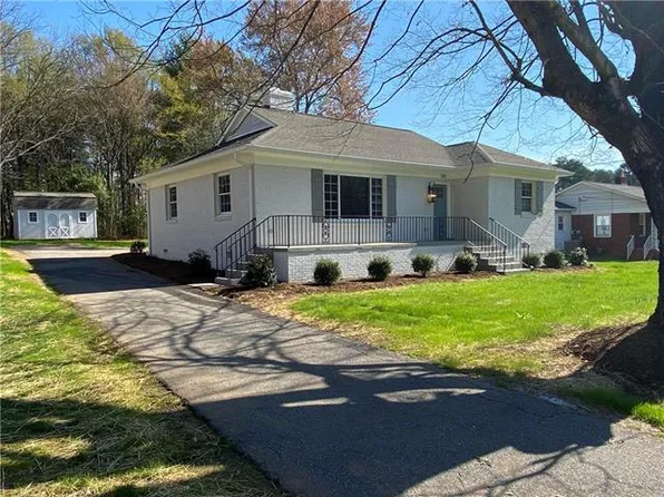 597 12th Ave NE, Hickory, NC 28601